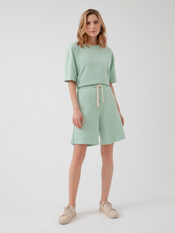 Шорты трикотажные в стиле спорт-шик