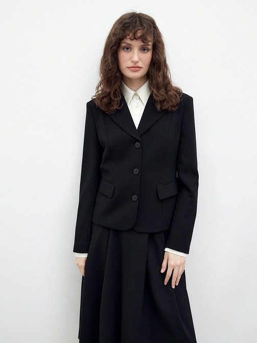 Классический укороченный жакет