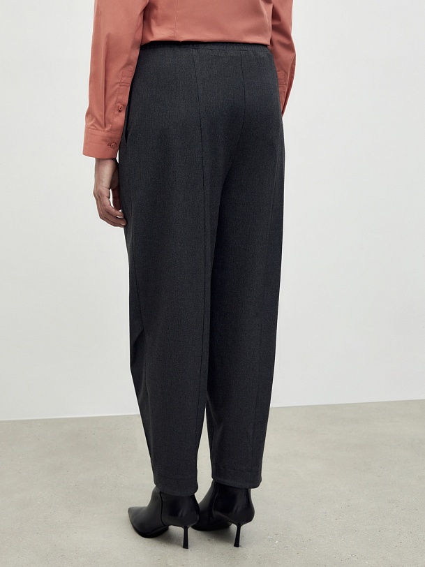 Брюки бананы на резинке из костюмной вискозной ткани