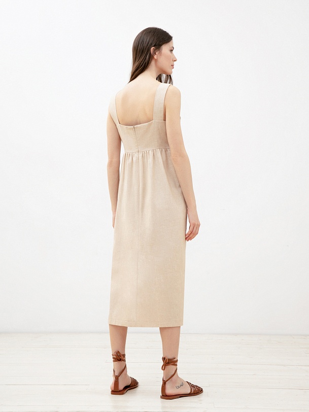 Платье на бретельках летнее