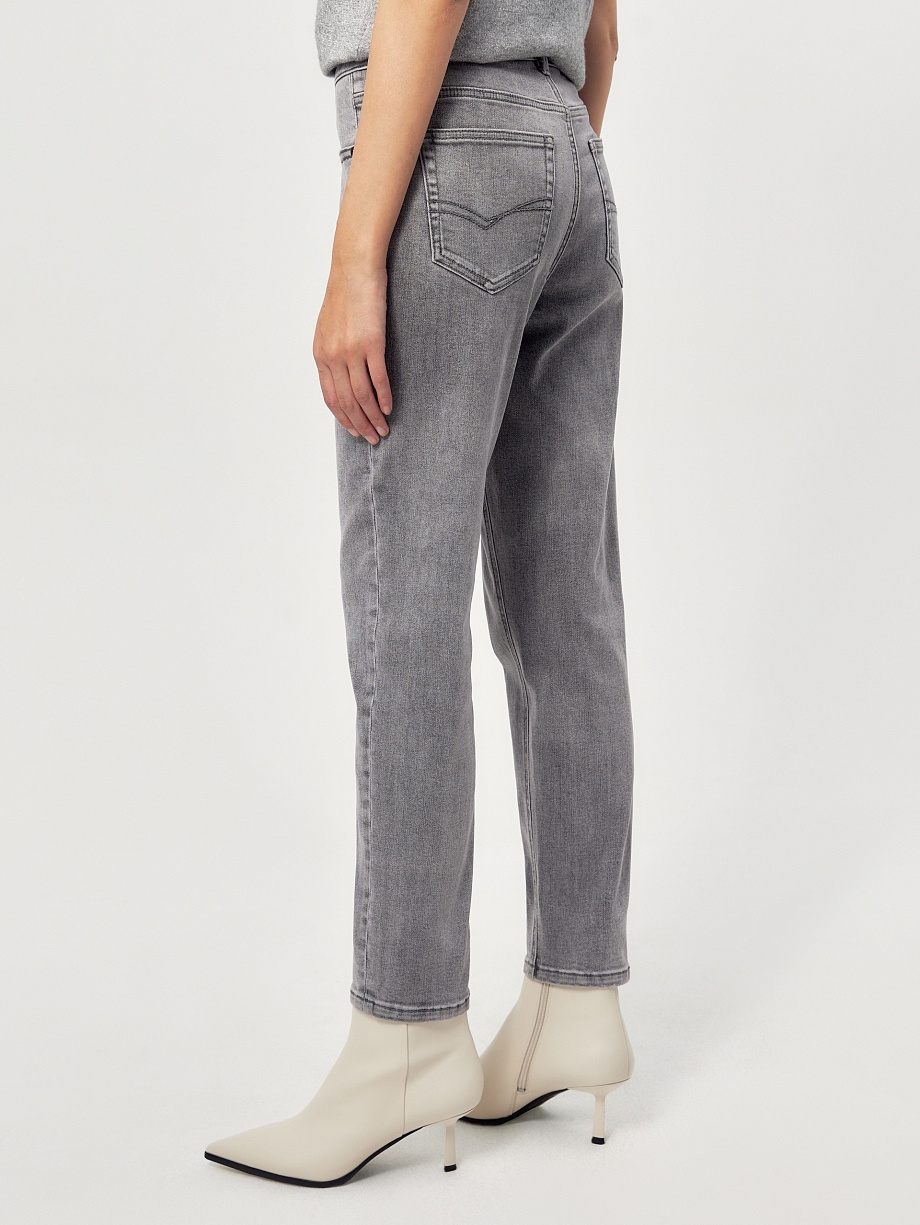 Джинсы зауженные