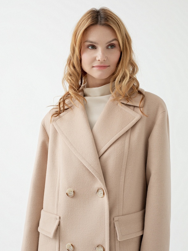 Шерстяное пальто с мембраной и утепленной спинкой