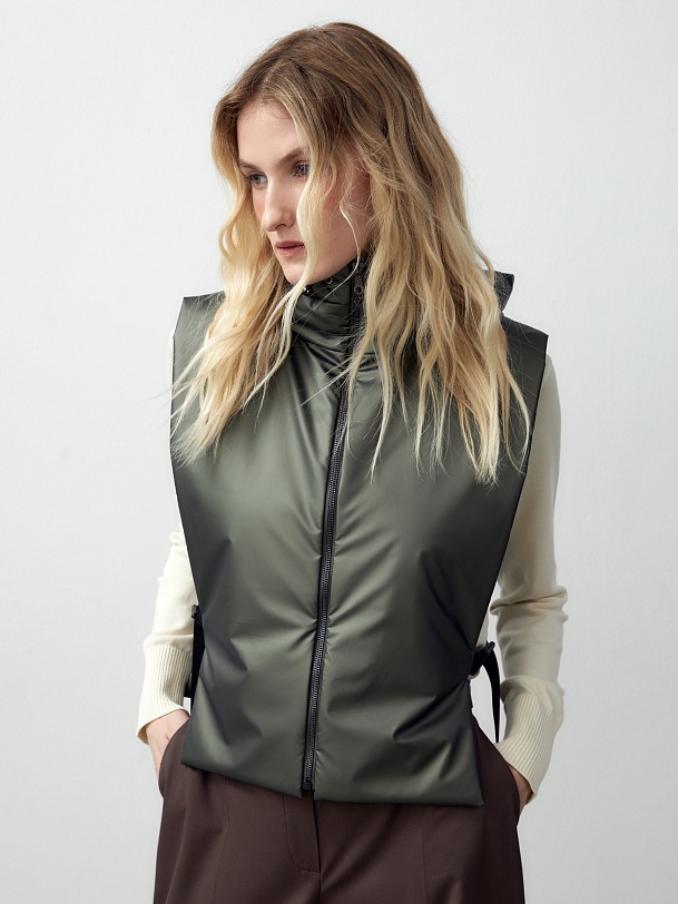 Непромокаемый съемный капюшон с манишкой