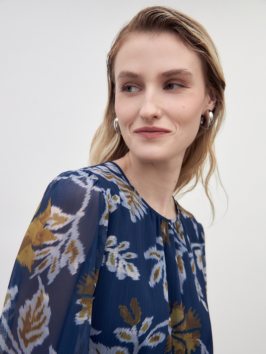 Свободное шифоновое платье с растительным принтом