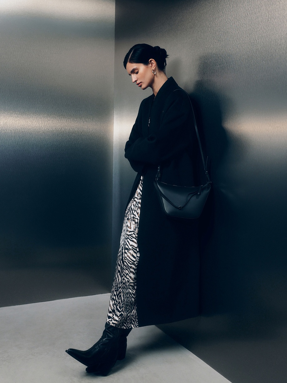 Пальто из шерсти с мембраной и утеплённой спинкой