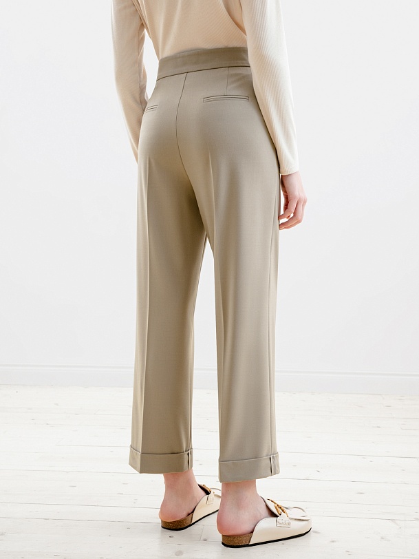 Классические прямые брюки из костюмной ткани