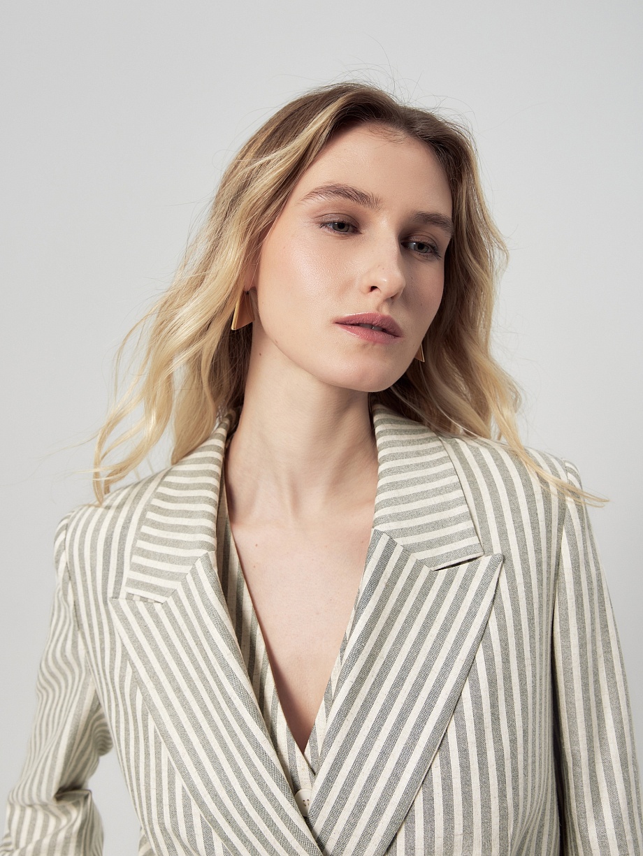 Двубортный жакет из натуральной ткани