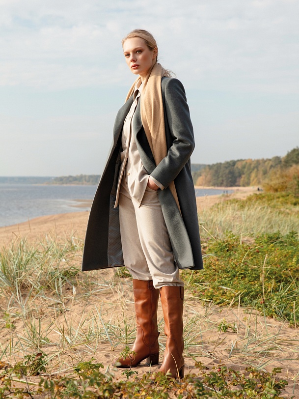 Двубортное шерстяное пальто с мембраной