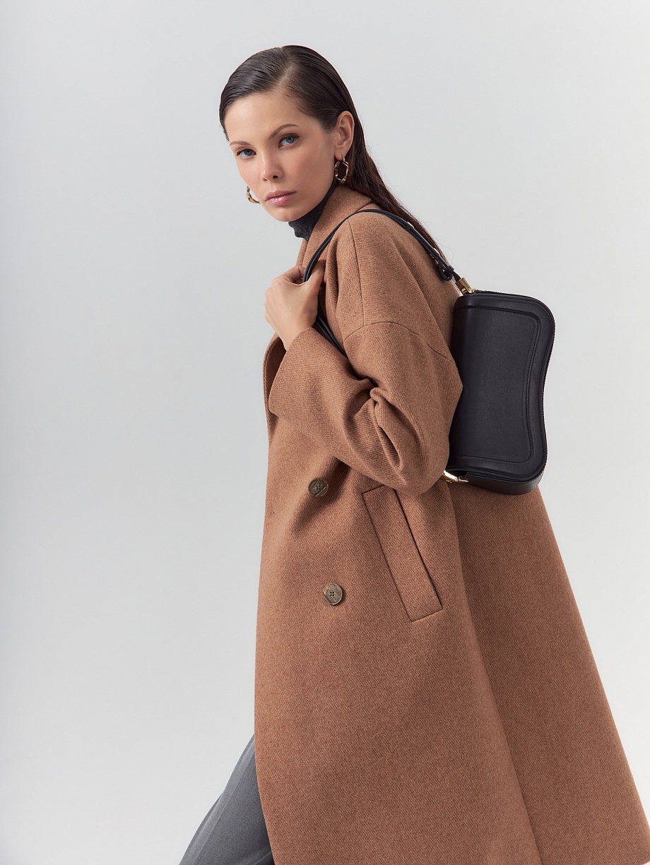 Шерстяное пальто с мембраной и утеплённой спинкой