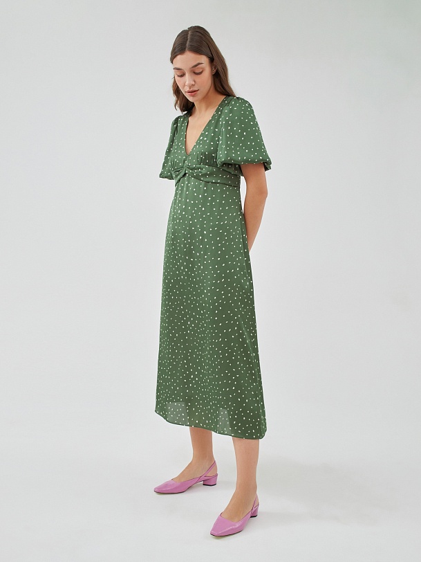 Платье в горошек с рукавами-буфами