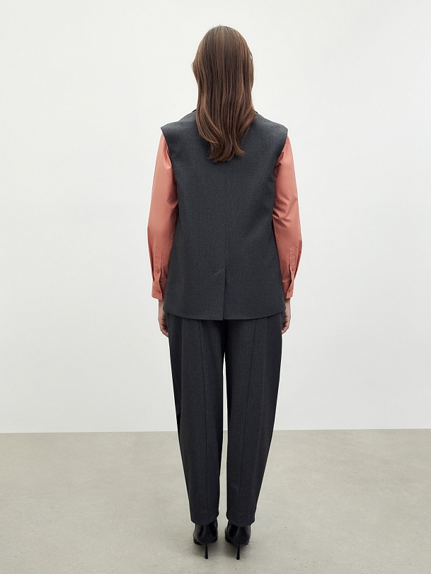 Брюки бананы на резинке из костюмной вискозной ткани