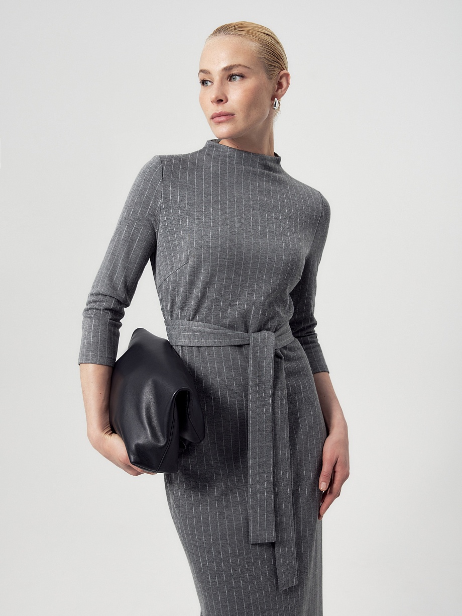 Трикотажное платье миди