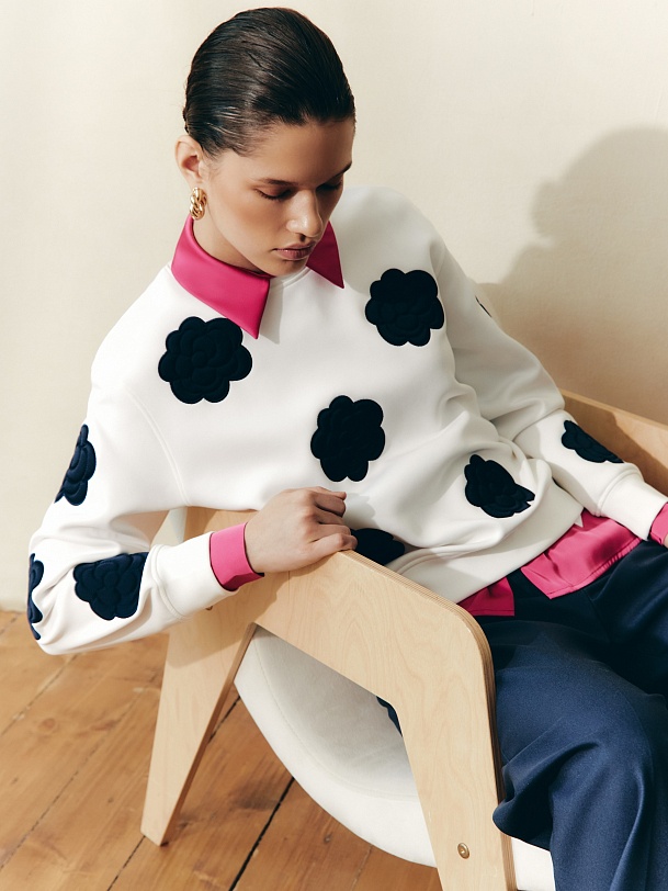 Свободный свитшот с цветочным декором