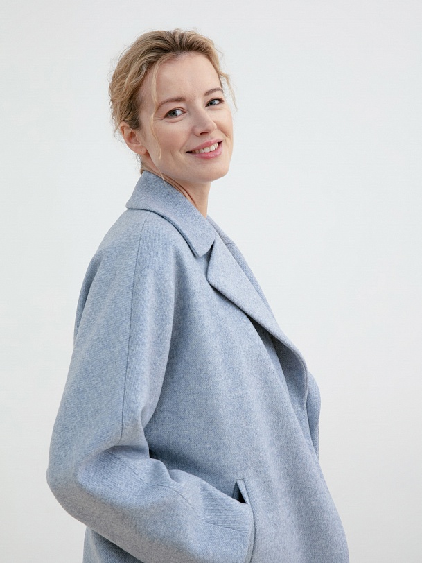 Шерстяное демисезонное пальто с мембраной