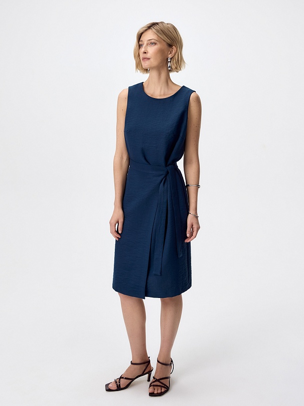 Платье на запах из вискозной ткани