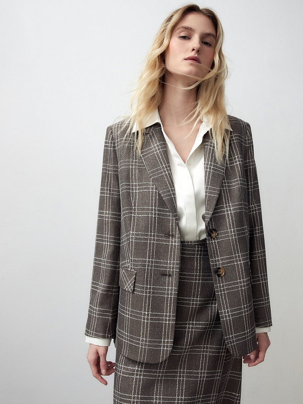 Классический жакет из фактурной ткани в клетку