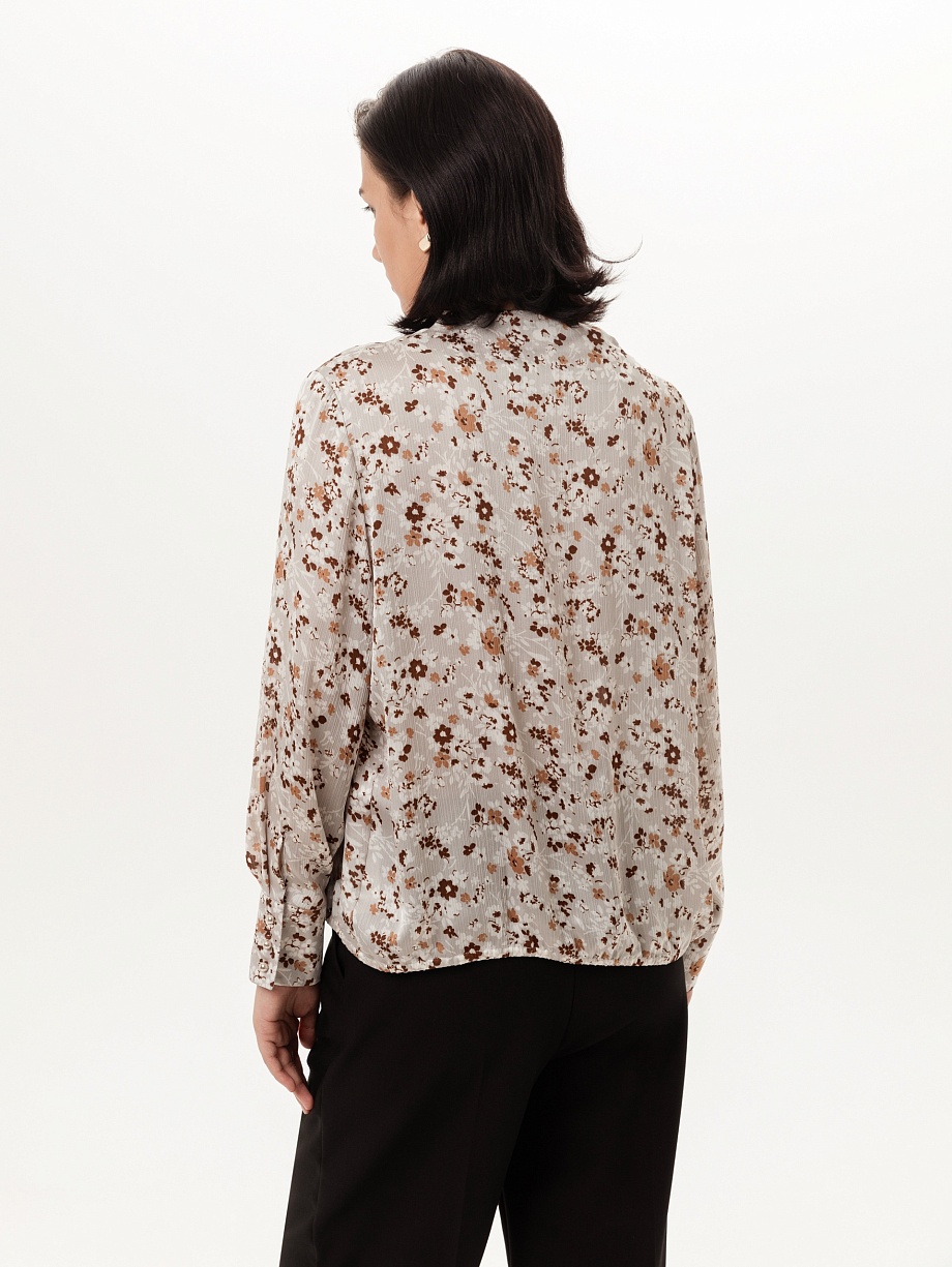 Романтичная блуза с цветочным принтом