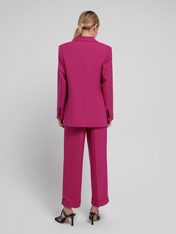 Прямой двубортный жакет цвета фуксия