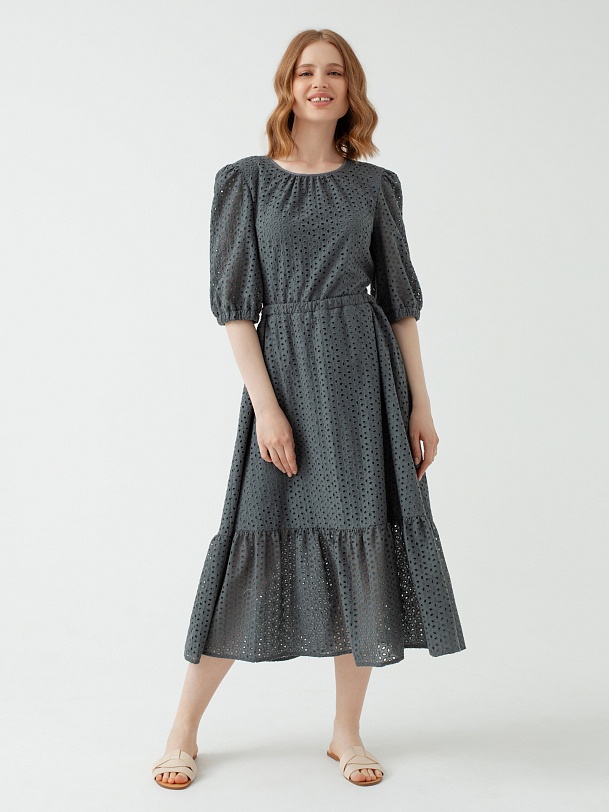 Летнее хлопковое платье из ажурной ткани