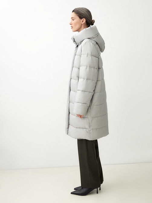 Пальто зимнее стеганое с капюшоном