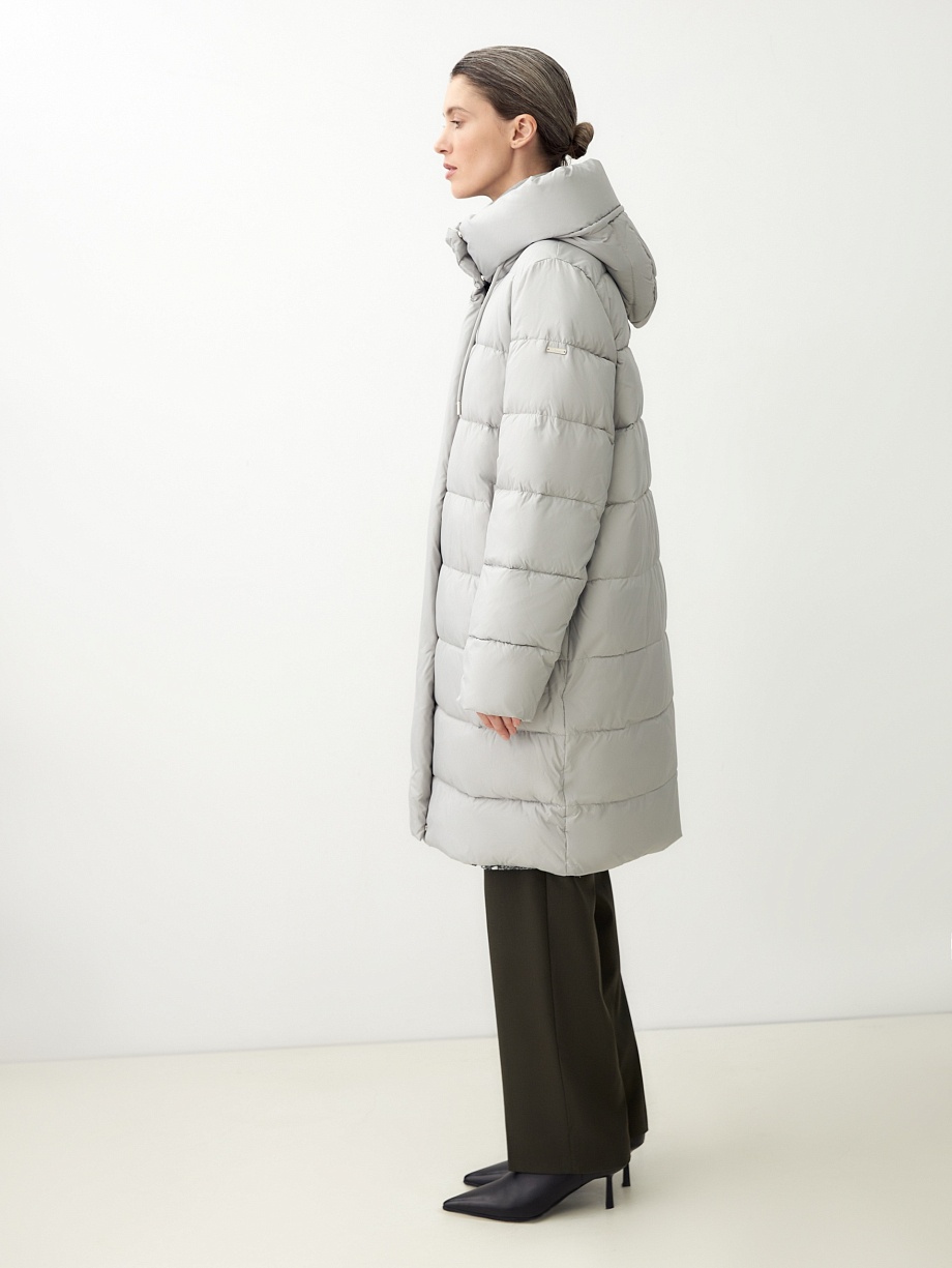 Пальто зимнее стеганое с капюшоном