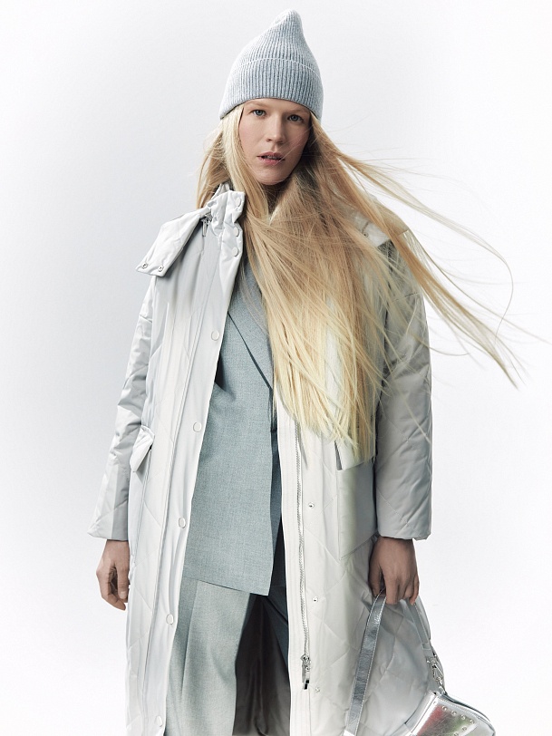 Стеганое зимнее пальто с мембраной и капюшоном