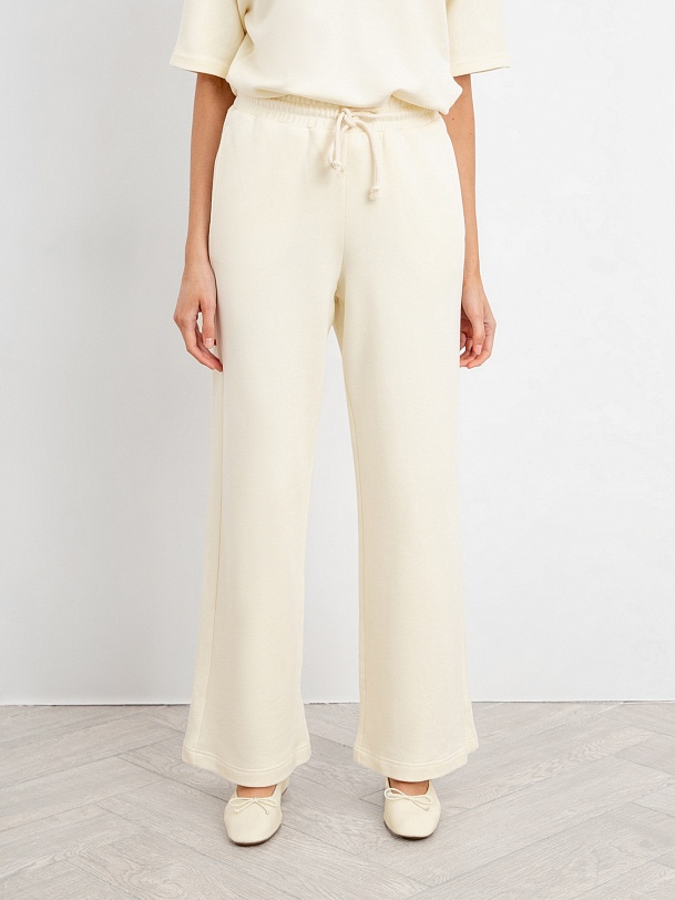 Брюки женские прямые трикотажные белые