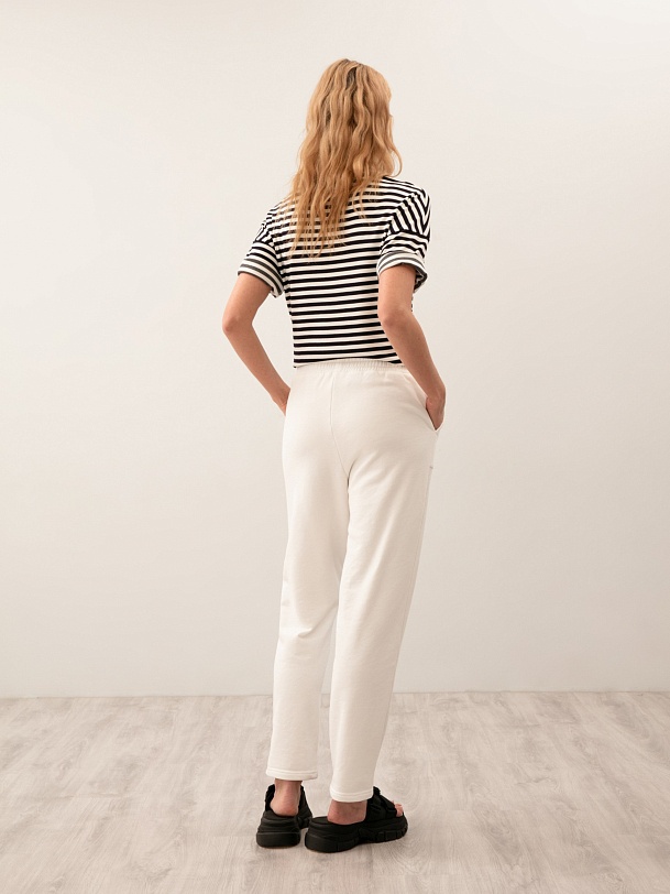 Трикотажные брюки в стиле спорт-шик