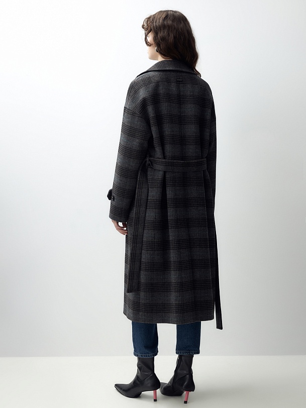 Шерстяное пальто с мембраной и утеплённой спинкой