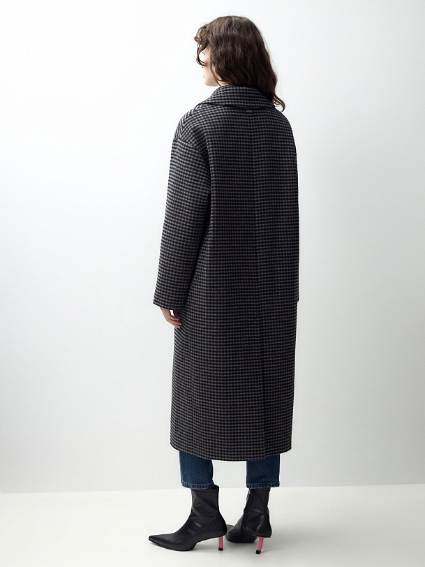 Шерстяное пальто с мембраной и утеплённой спинкой