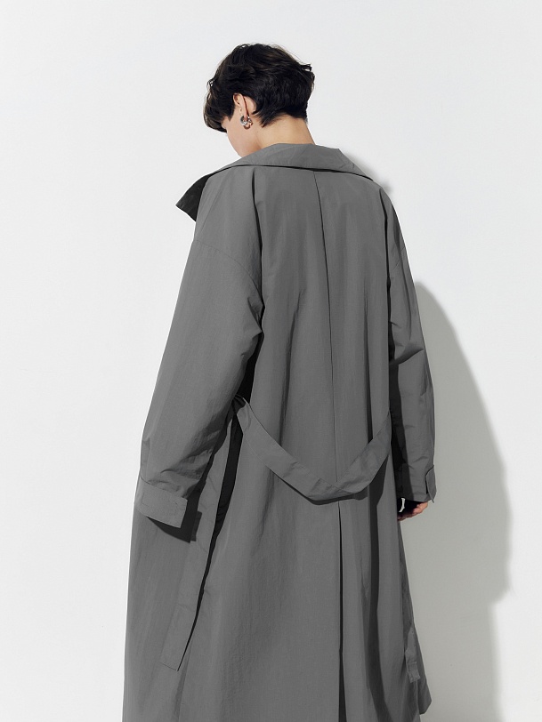 Непромокаемый плащ прямого силуэта