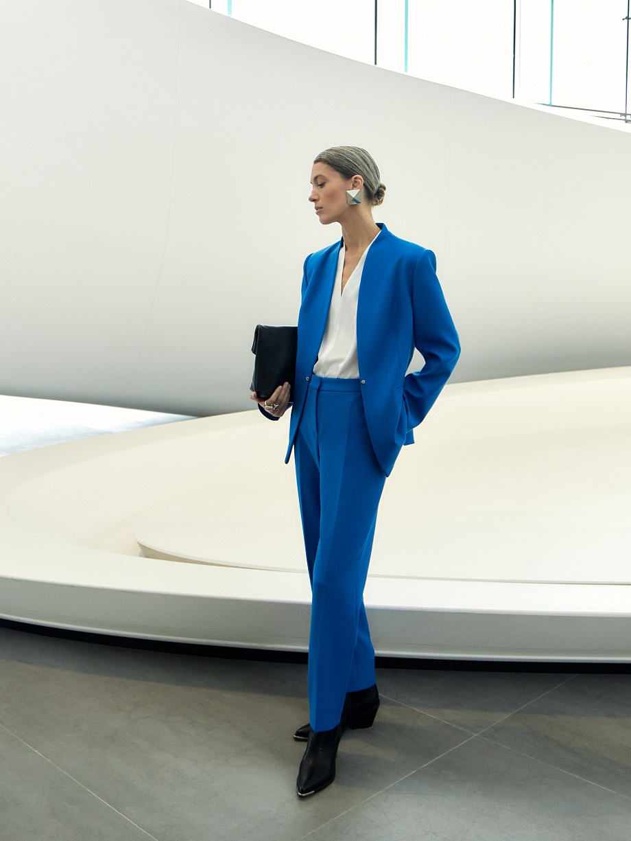 Зауженные брюки со стрелками 