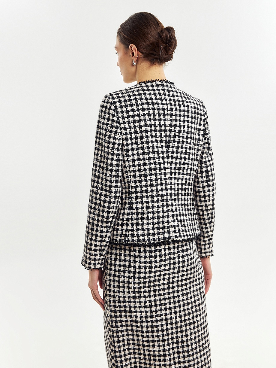 Укороченный жакет из чёрно-белой твидовой ткани