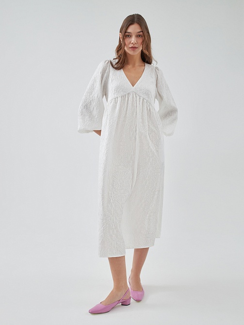 Объёмное платье из фактурной ткани POMPA