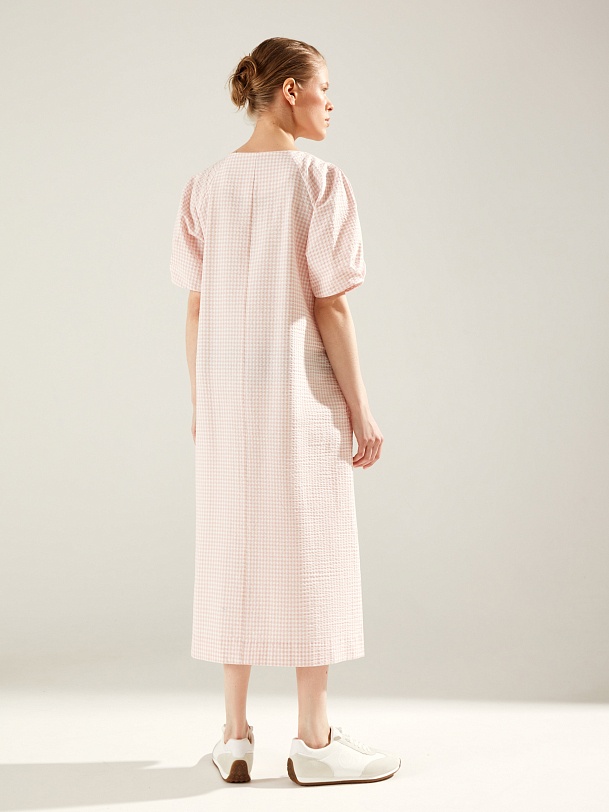 Летнее свободное платье в клетку