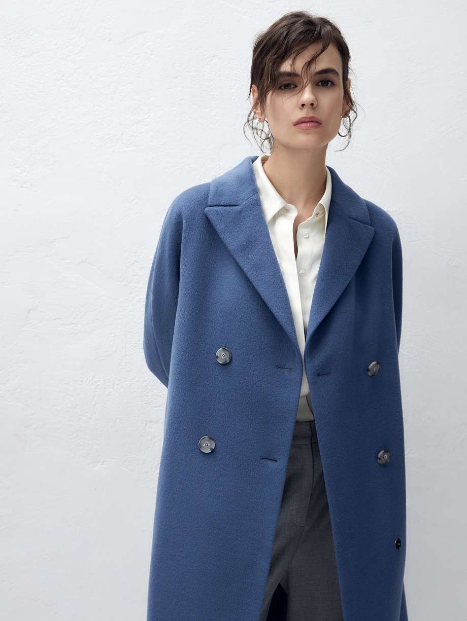 Шерстяное пальто двубортное с поясом