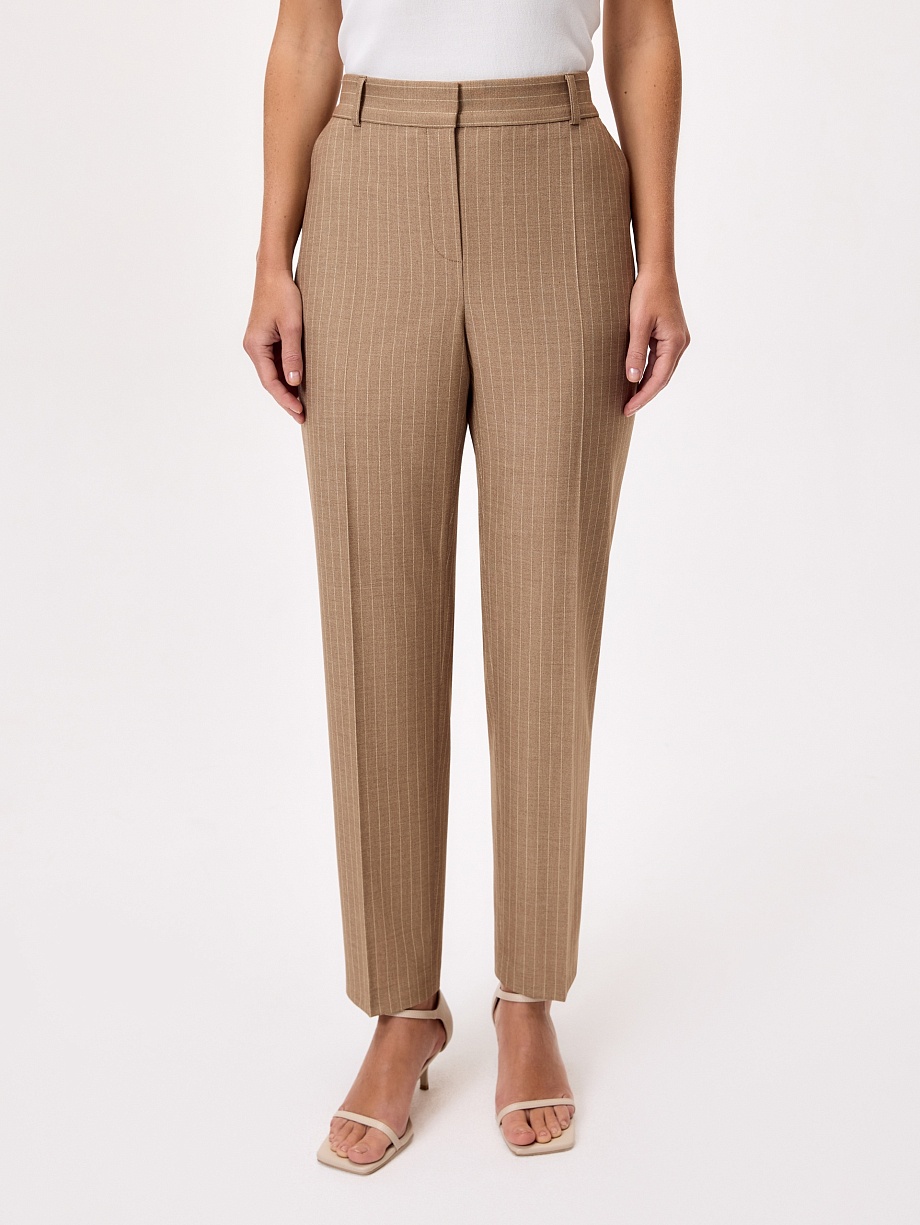 Укороченные зауженные брюки из костюмной ткани 