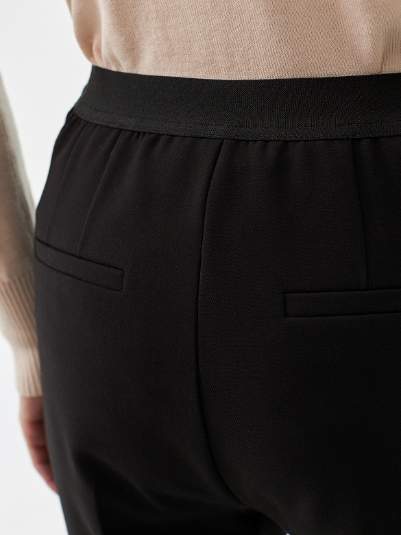 Классические зауженные брюки из костюмной ткани со стрелками POMPA арт.1119950ge0299