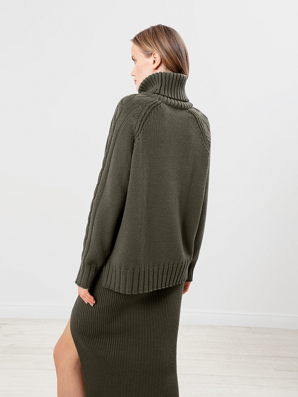 Свитер женский свободного силуэта