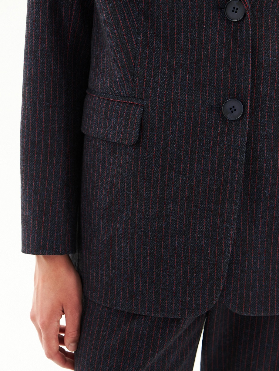 Прямой трикотажный жакет со съёмным капюшоном-манишкой