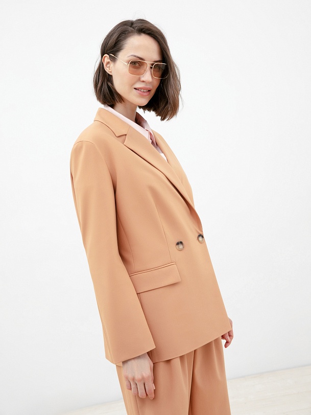 Жакет женский двубортный