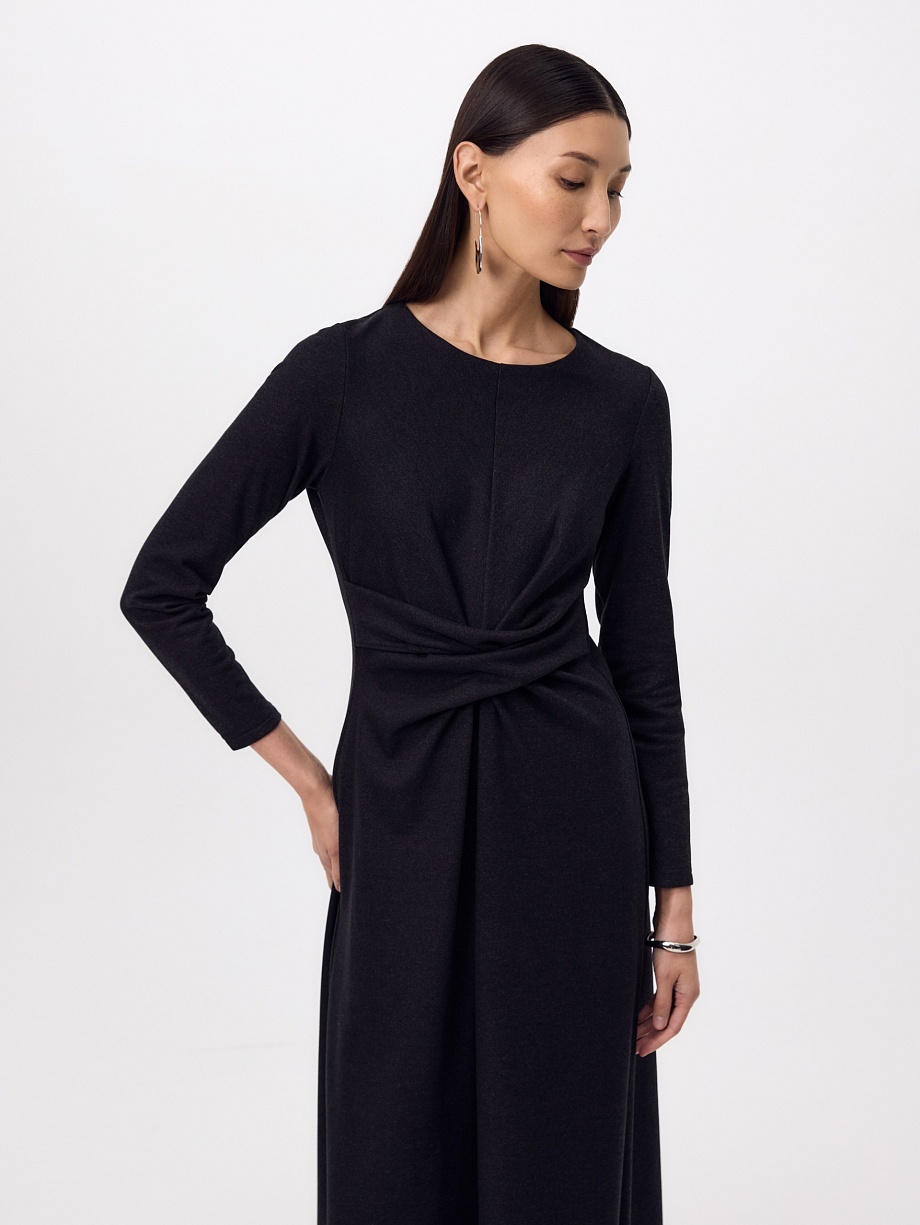 Платье с драпировкой