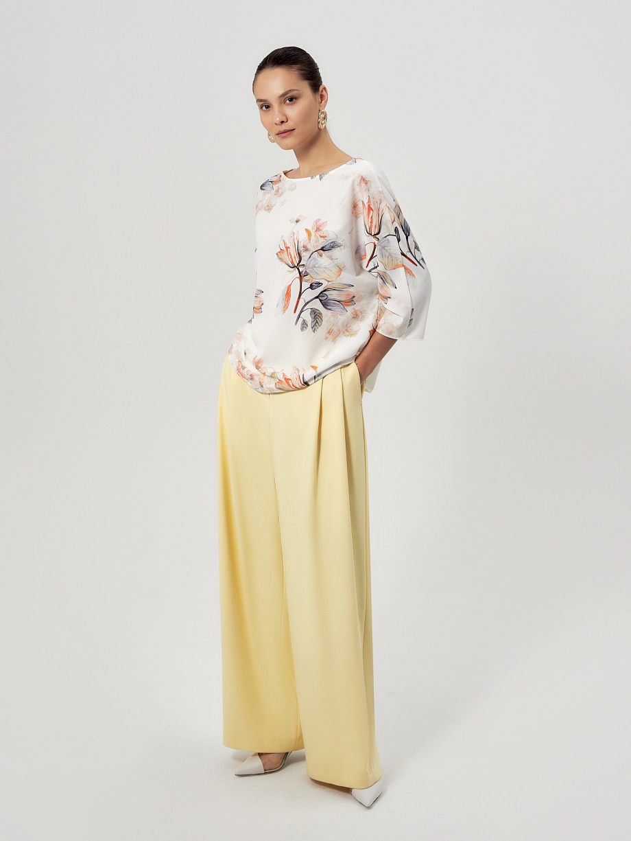 Свободная блуза с вырезом "лодочка"