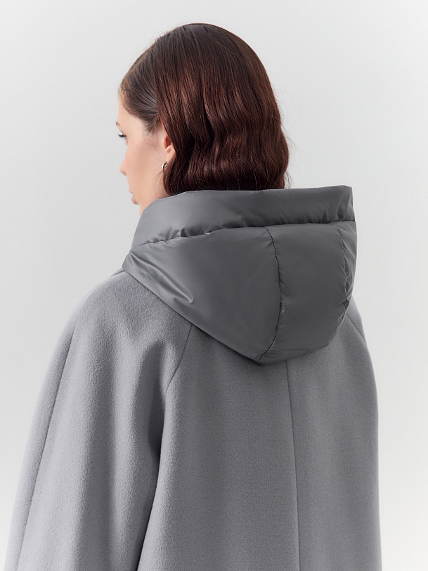 Шерстяное пальто с мембраной, утеплённой спинкой и съёмным капюшоном