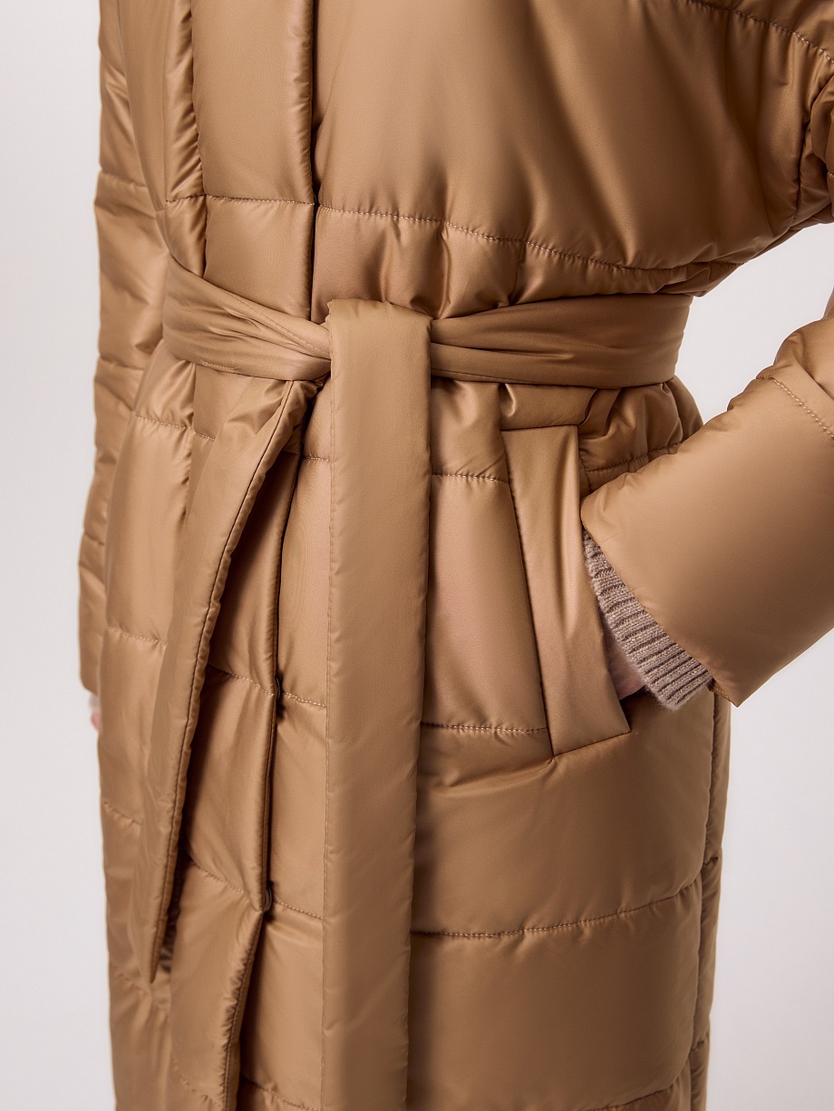 Утепленное стеганое женское пальто с мембраной