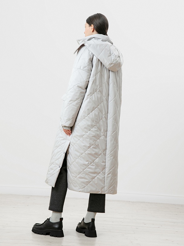 Стеганое зимнее пальто с мембраной и капюшоном