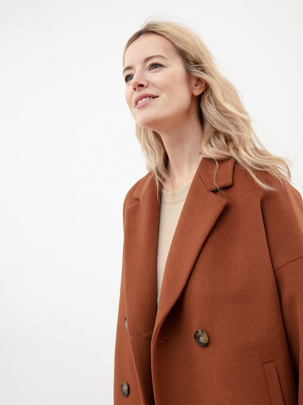 Шерстяное пальто двубортное с мембраной