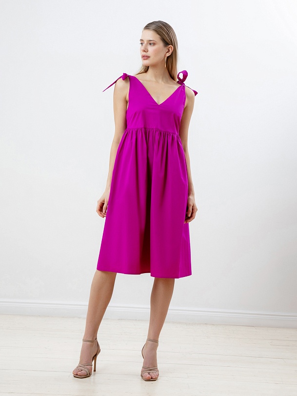 Летнее платье-сарафан без рукавов А-силуэта