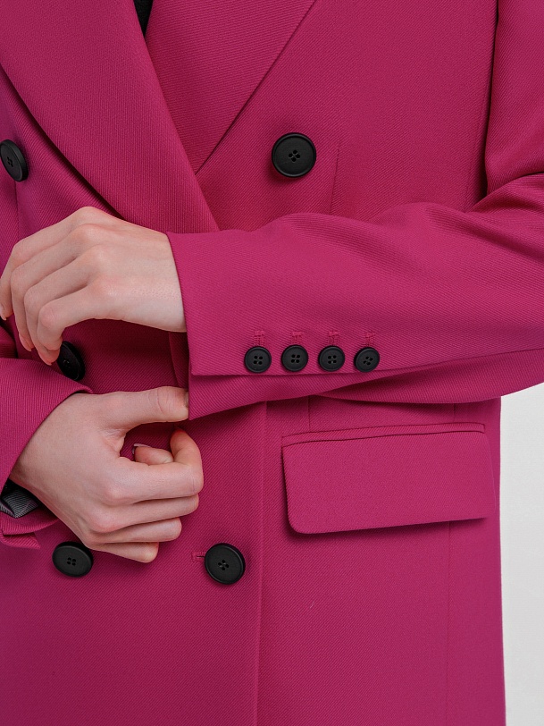 Прямой двубортный жакет цвета фуксия