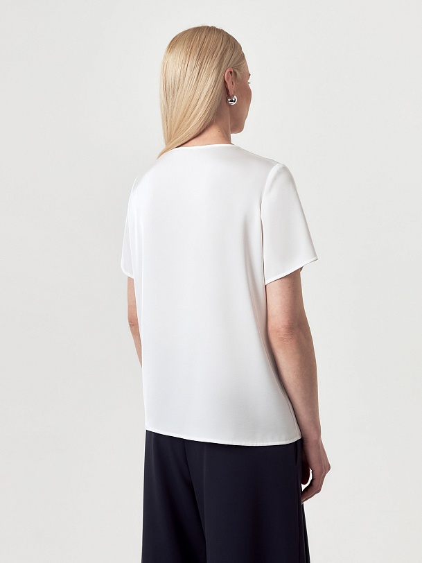 Блуза-футболка из атласа